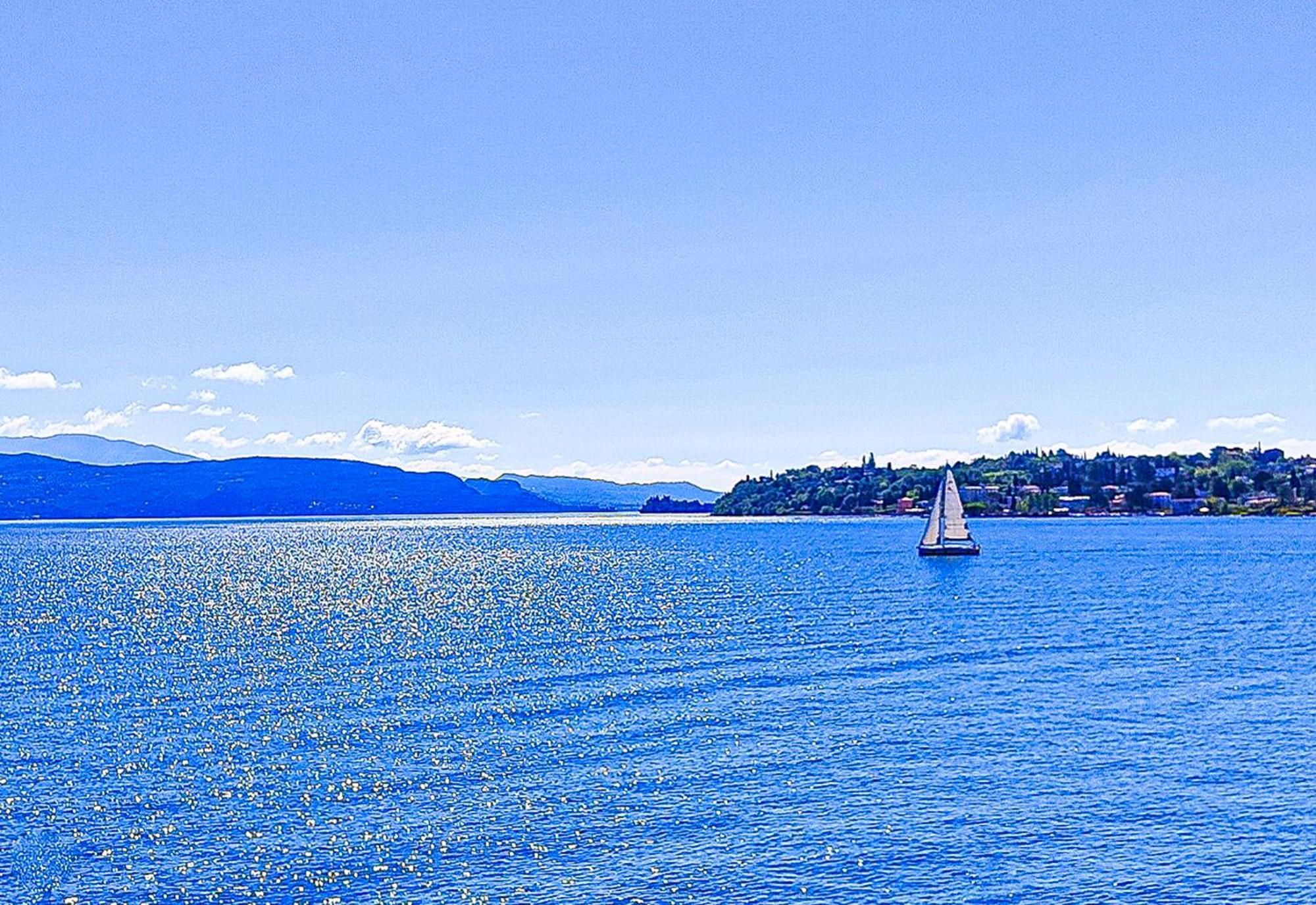 Luxury Lakeside Apartment Right On The Water 살로 외부 사진