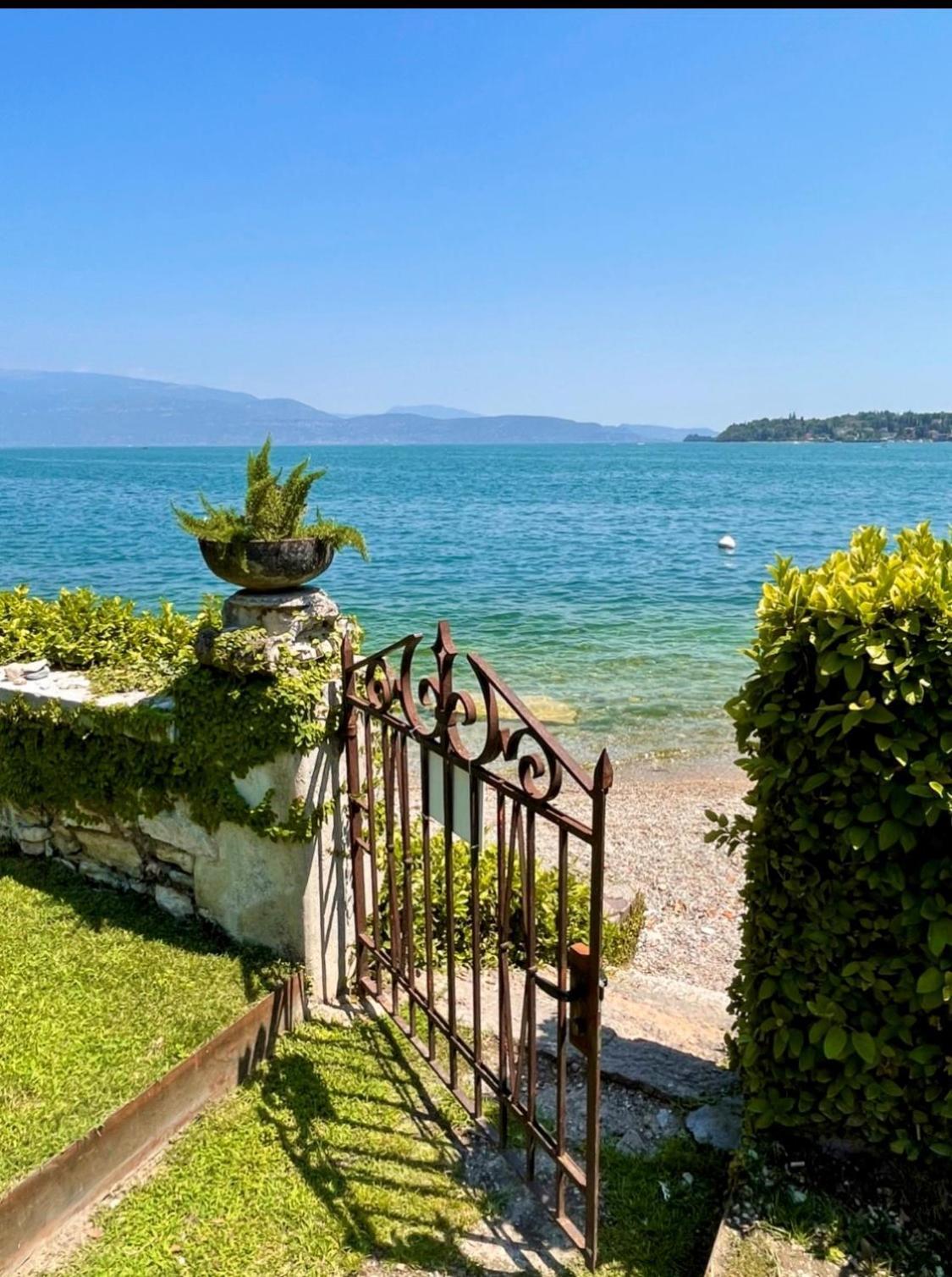 Luxury Lakeside Apartment Right On The Water 살로 외부 사진