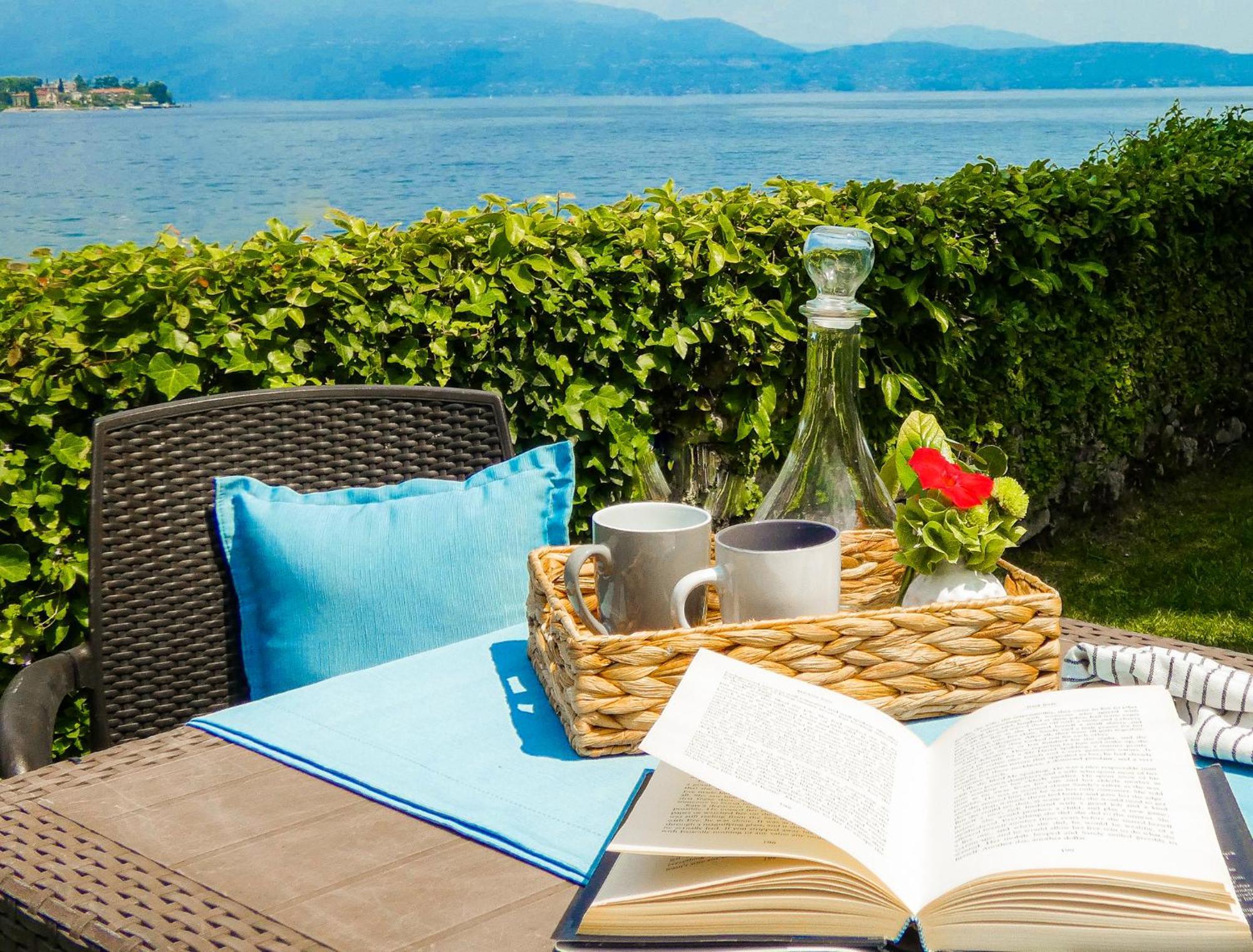 Luxury Lakeside Apartment Right On The Water 살로 외부 사진