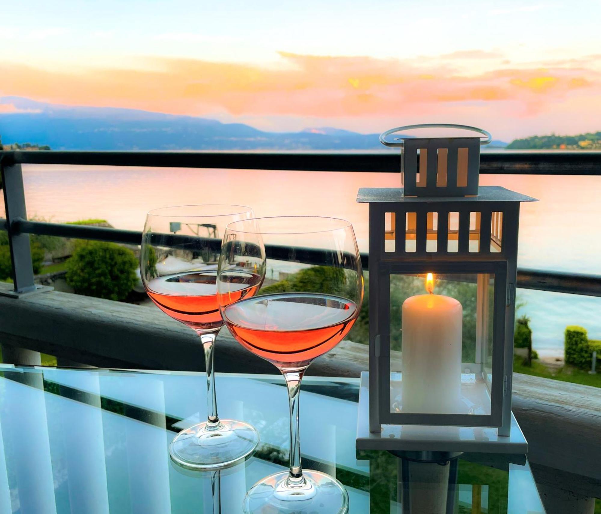 Luxury Lakeside Apartment Right On The Water 살로 외부 사진
